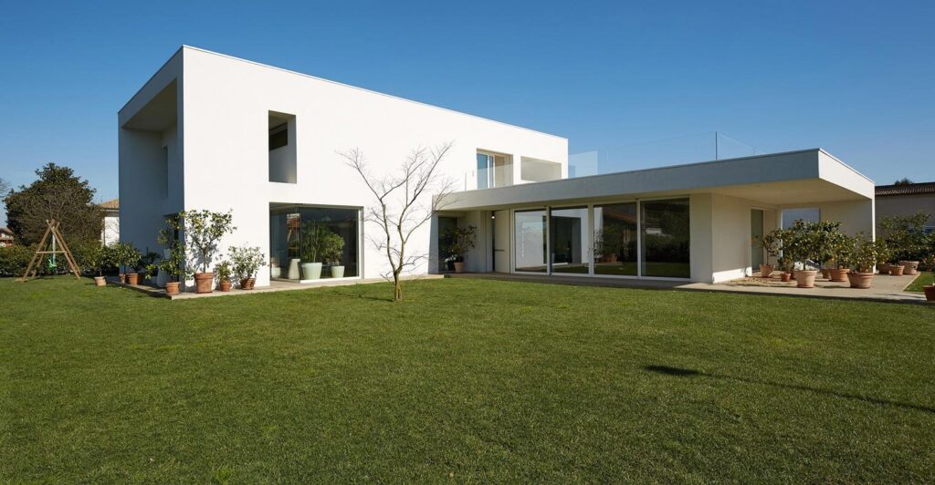 Contemporary Mediterranean house